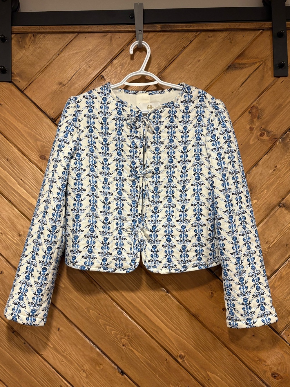 NWT House of Harlow 1960 Blue and White Floral Quilted Blazer/Bomber Jacket
